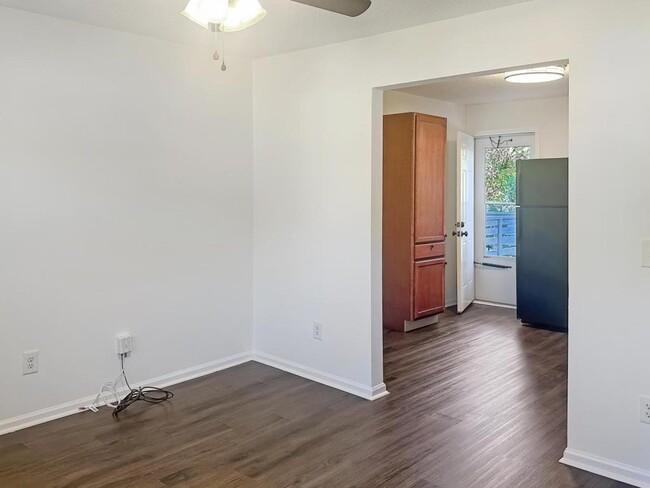 Photo - 1002 Martin Luther King Jr Dr