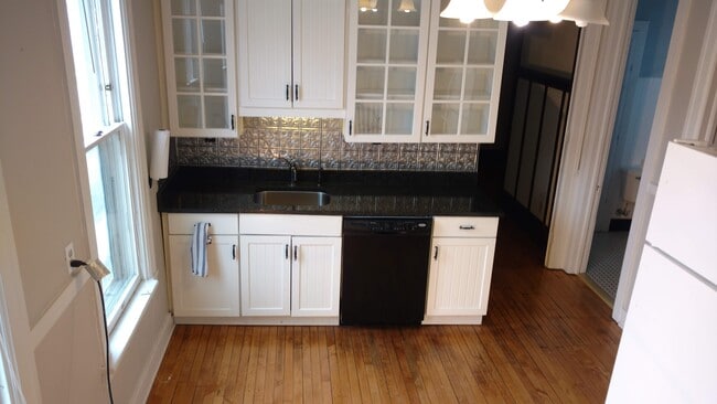 Photo - 1624 N Warren Ave Unidad Lower