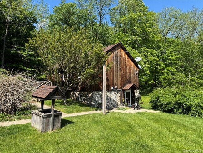Photo - 84 Foster Rd