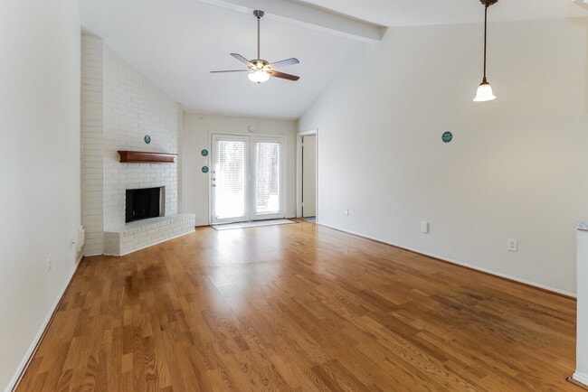 Photo - 84 Fallshire Dr