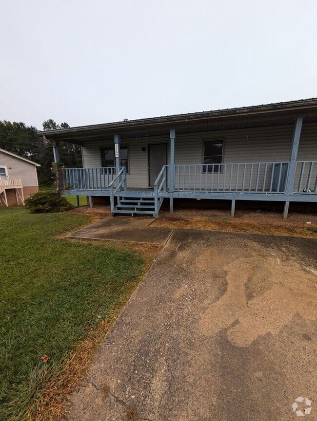 Building Photo - 2BD/1BA End Unit at Ponderosa in Conover, NC Rental