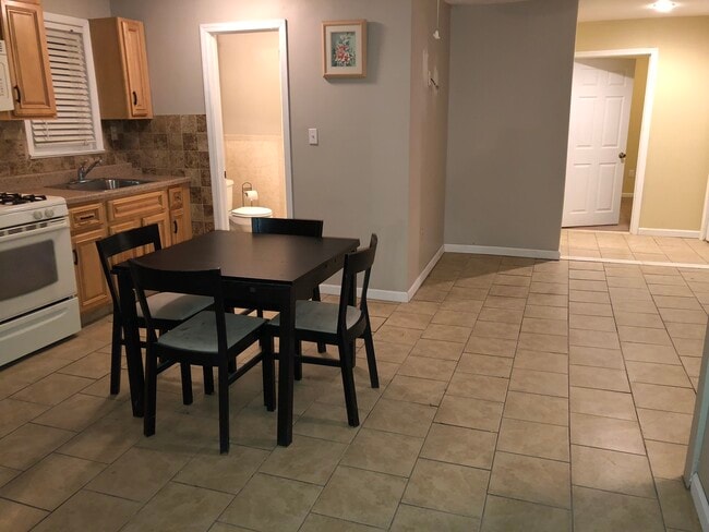 Photo - 272 Cleveland Ave Unidad 2