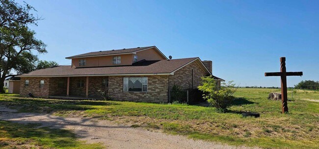 Beautiful 5 bedroom, 3 bath country home f... - Beautiful 5 bedroom, 3 bath country home f...