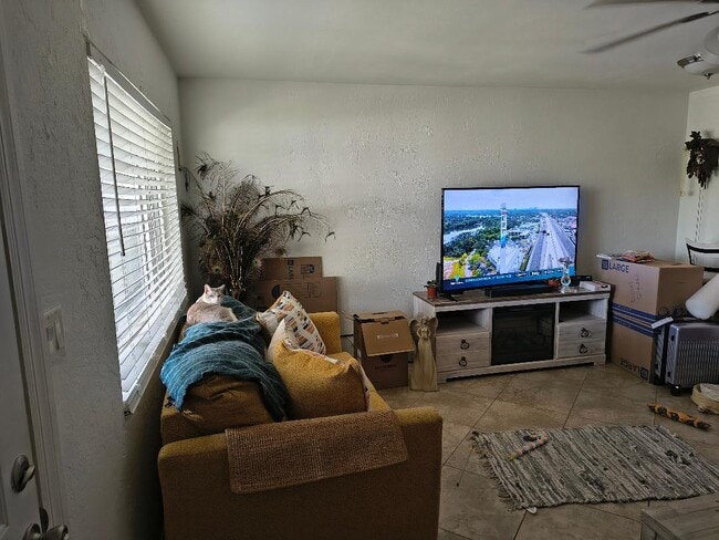 Building Photo - 102 S Peninsula Dr Unit 204