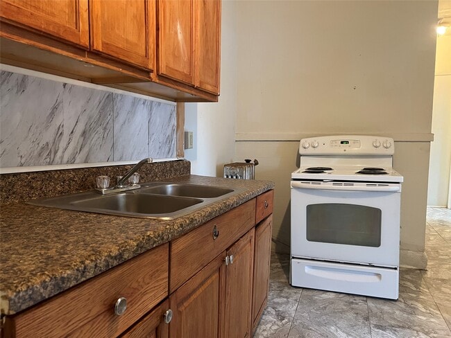 Photo - 272 Main St Unit 4R