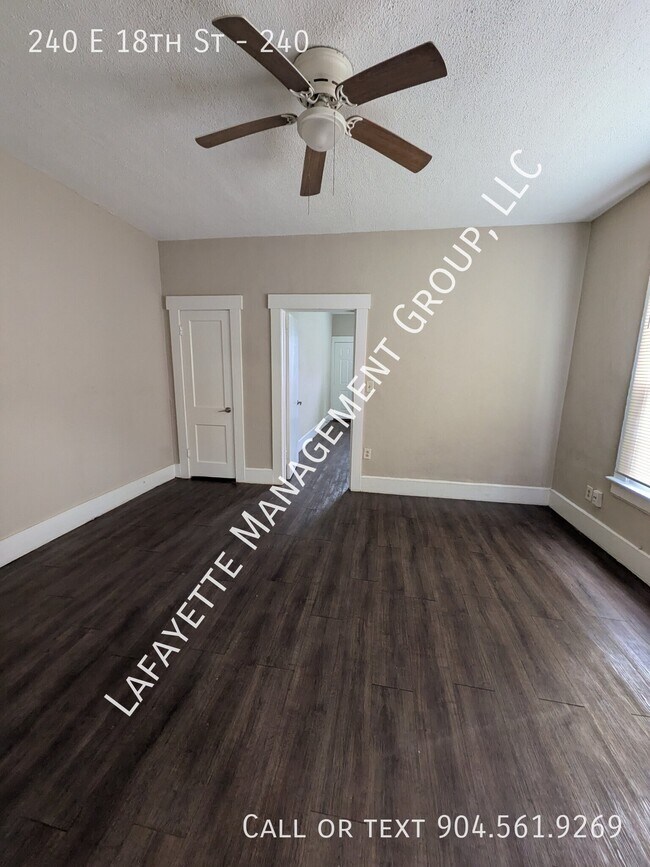 240 E 18th St Unidad 240