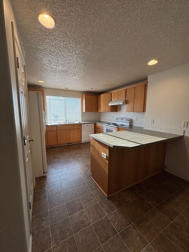 Photo - 3 Bed 2 Bath Home in Sage Point Area!