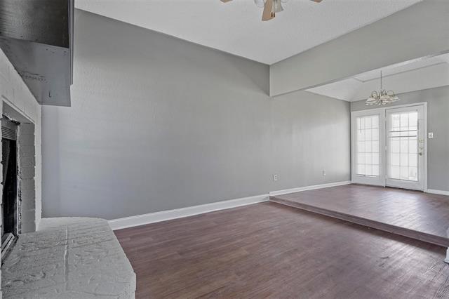 Photo - 804 Custer St