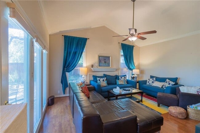 Photo - West Austin 3x3 Cozy Home!