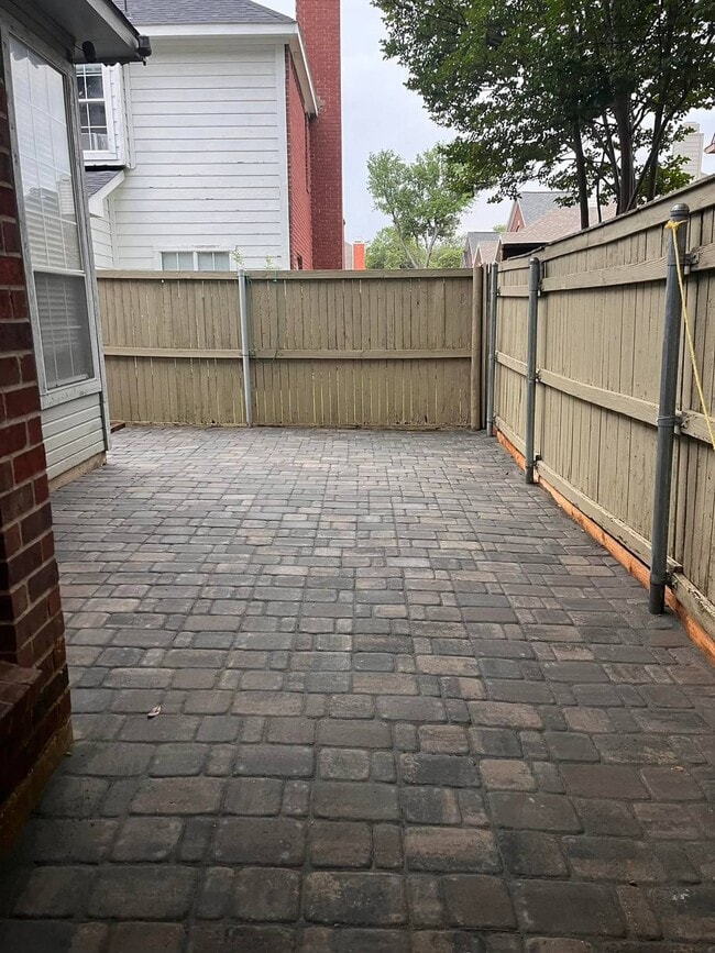 Photo - 700 Fallen Leaf Ct