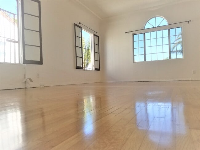 Photo - 1607 1/2 S Sierra Bonita Ave Unit 1607 1/2 S. Sierra Bonita