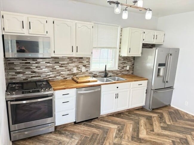 Photo - 3304 Daytona Ave