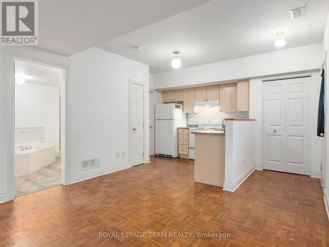 Photo - 51 Castle Glen Crescent