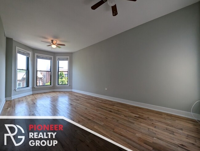 Building Photo - 629 W Oakdale Ave Unit 3 Rental