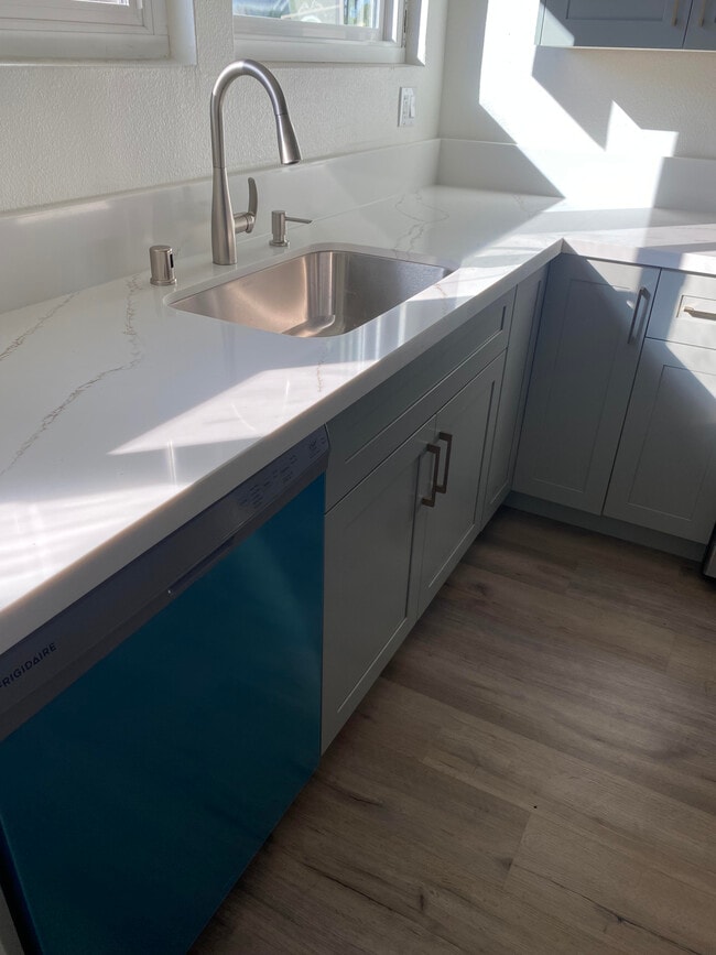 Toluca Tropics Apartments Toluca Lake, CA