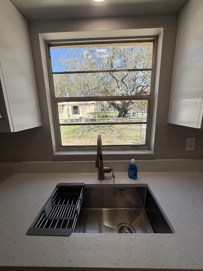 Photo - 9251 Adler St