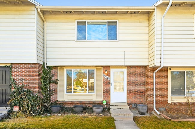 Building Photo - 3BR Townhome in Aurora | Private Yard, Covered Parking & Community Pool