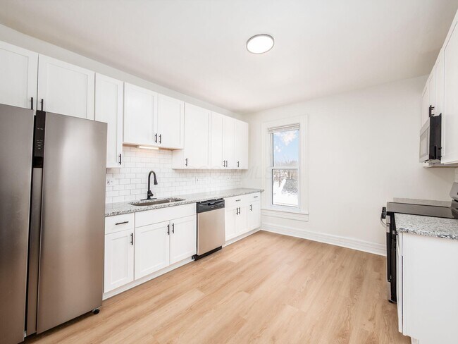 Photo - 49 S Liberty St Unit Apt C