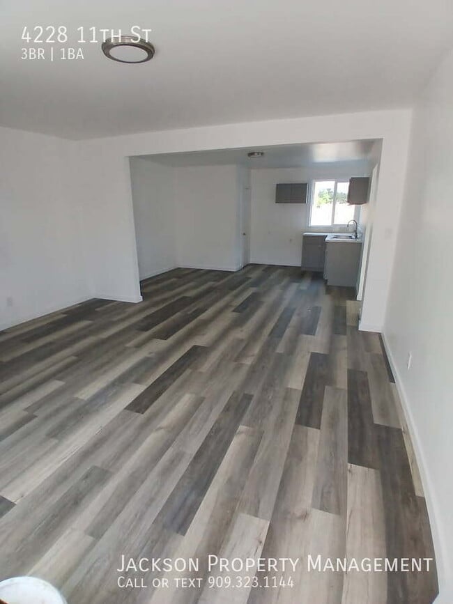 Photo - 4228 11th St