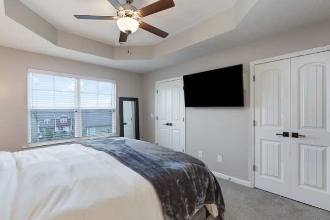 Photo - 774 Bradburn Village Way