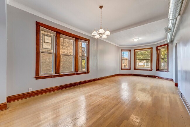 Photo - 2419 N Kostner Ave