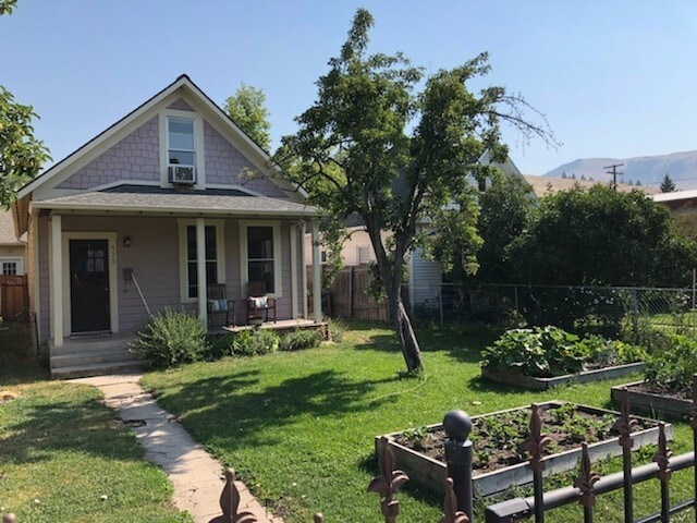 Classic Northside Home with fenced yard an... - Classic Northside Home with fenced yard an...