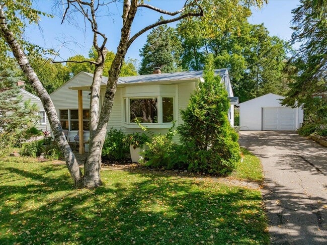 Photo - 401 Merrill Crest Dr