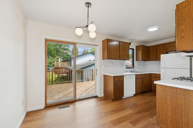 Photo - 8983 Vinewood Ln N