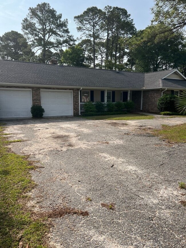 Photo - Awesome Home for Rent in Conway! Golf Course Views from back patio... HUGE Yard. Central location...