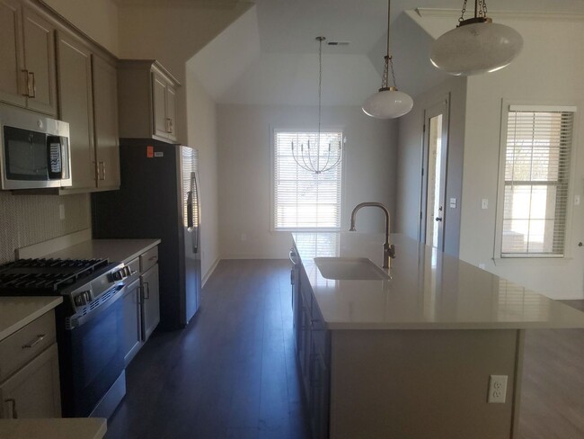 Photo - 260 Valleyview Ln