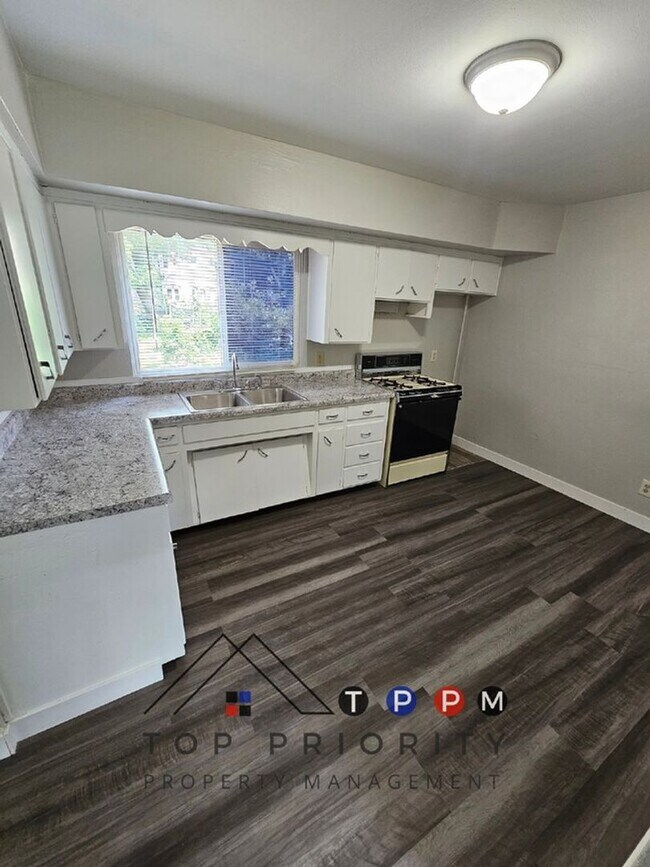 Photo - 211 Fereday Ct Unit 211 Fereday Ct - A