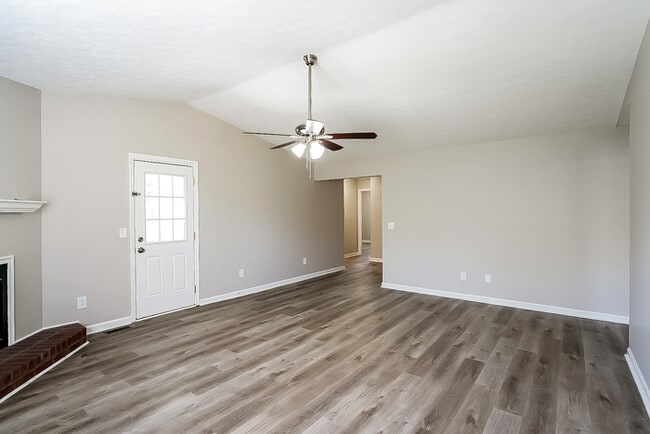 Photo - 105 Bradford Cir