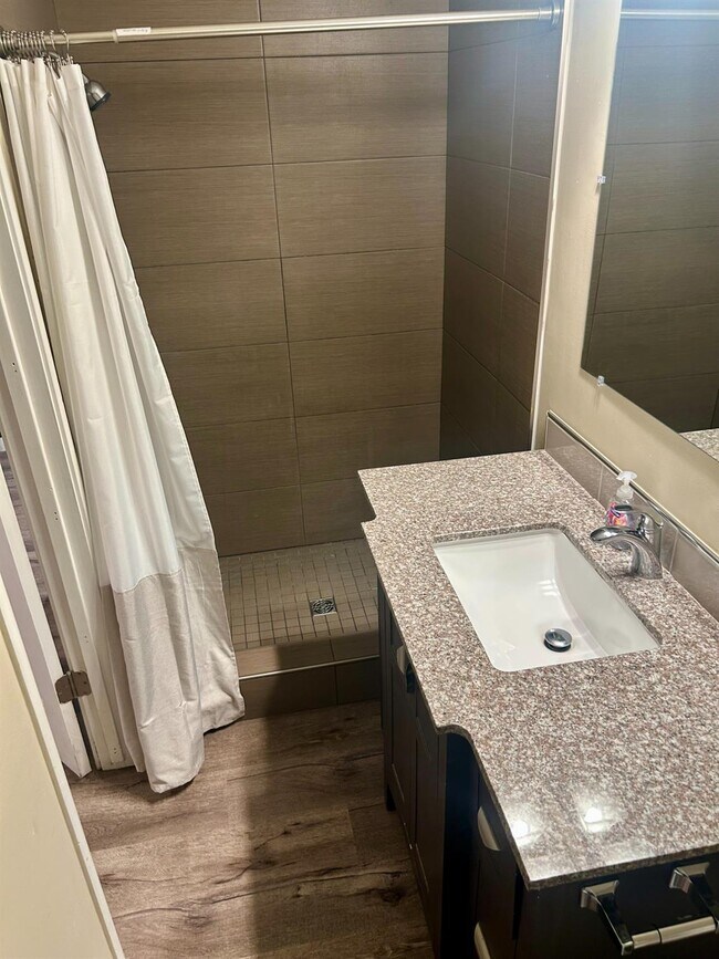 Photo - 650 W Donner Ave