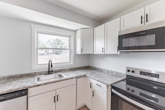 Photo - 3214 Fairacres Rd SW