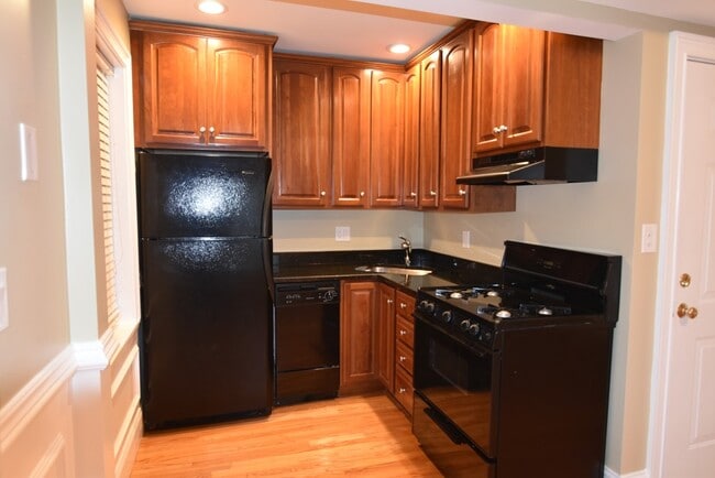 Photo - 120 D St Unit 2