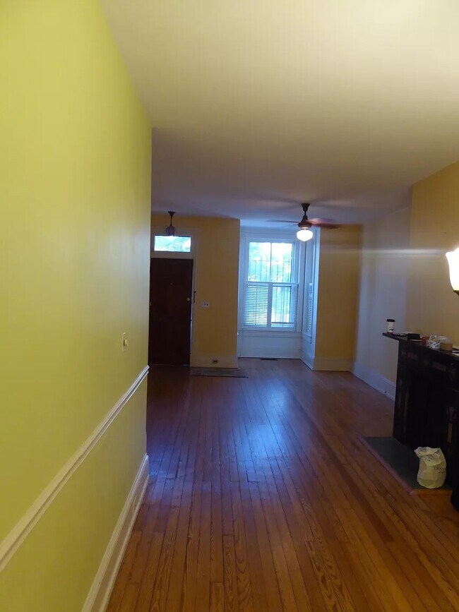 Photo - 1105 C St NE