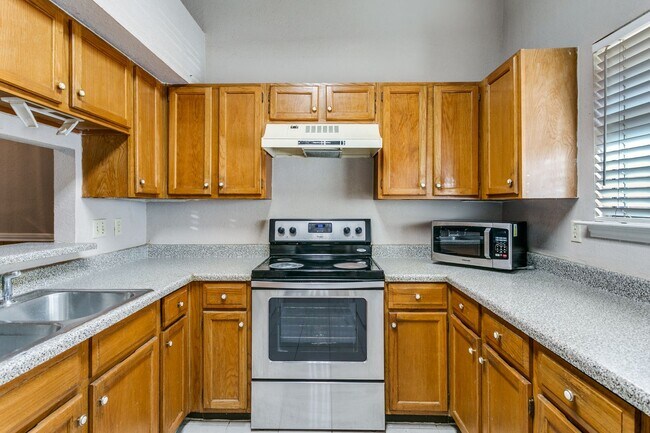 Photo - 3009 Hilltop Dr Unit 3 Bedroom, 2 bath Duplex