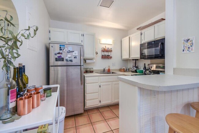 Photo - 1000 W 26th St Unit 114