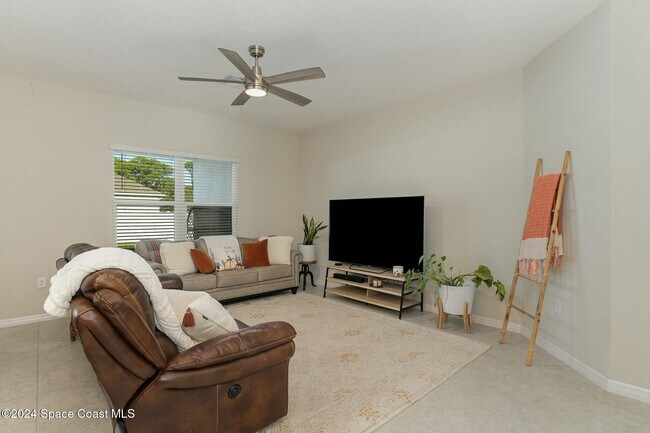 Photo - 4832 Shannock Ave