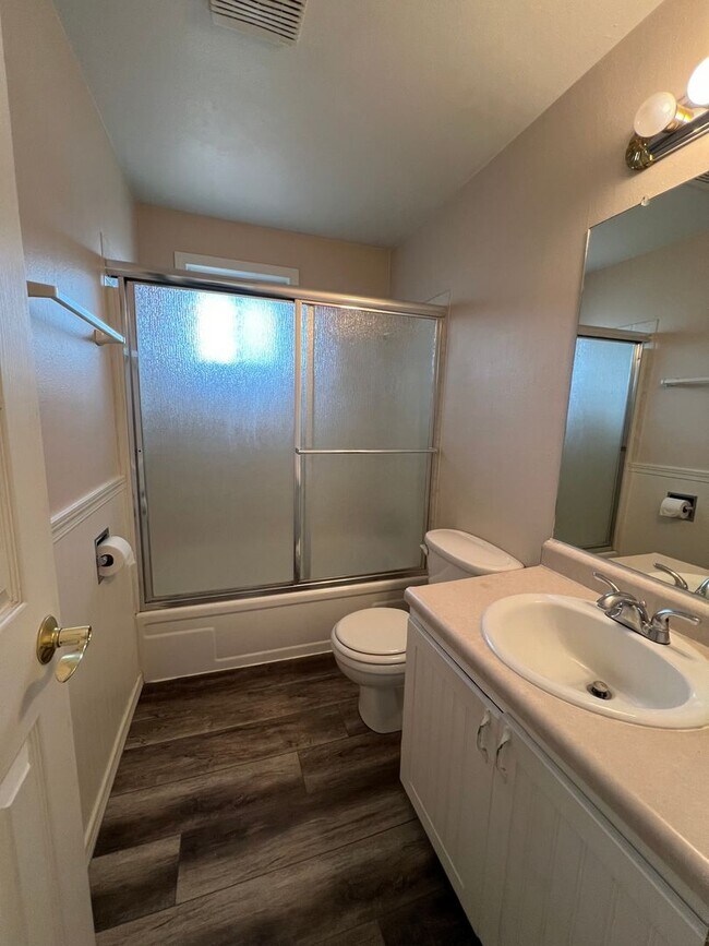 Photo - Two Bedroom, 1 Bathroom Duplex - South Sub...
