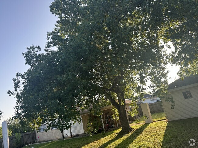 Building Photo - 209 Cougar Dr Rental