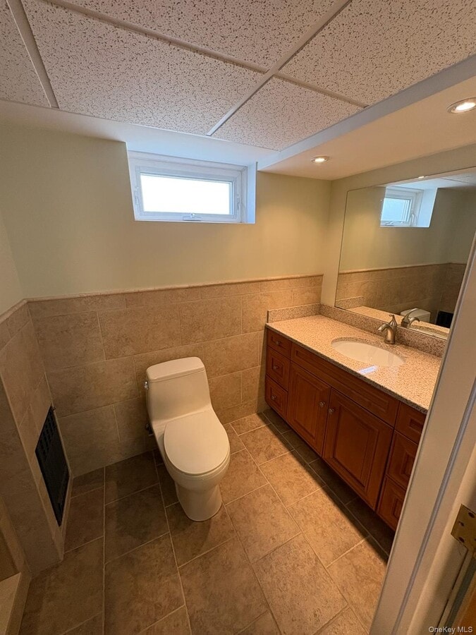 Photo - 3363 Lawrence Ave