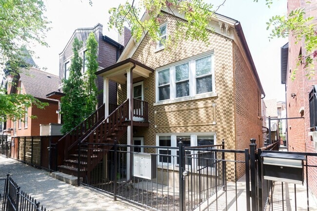 Building Photo - 2220 W Homer St Unit Apartment 1