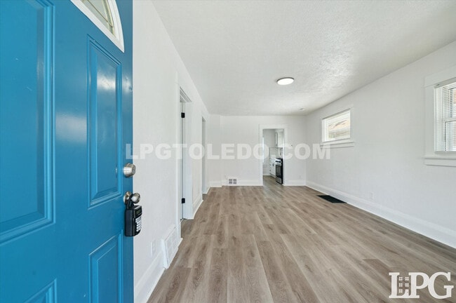 Building Photo - 1952 Fairfax Rd Rental