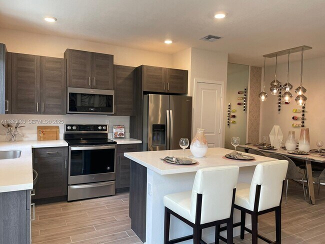 Photo - 2423 SE 11th St