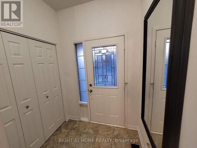 Photo - 204 Rolling Meadow Crescent