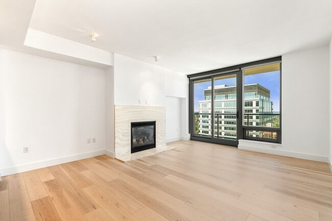 Building Photo - 650 Bellevue Way NE Unit 3506