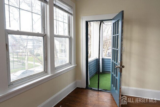 Photo - 46 Catalpa Ave Unit 2