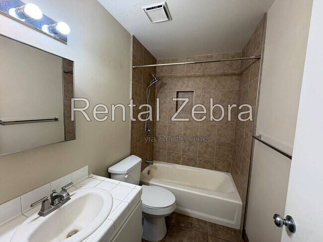 1340 Frankfort Ct