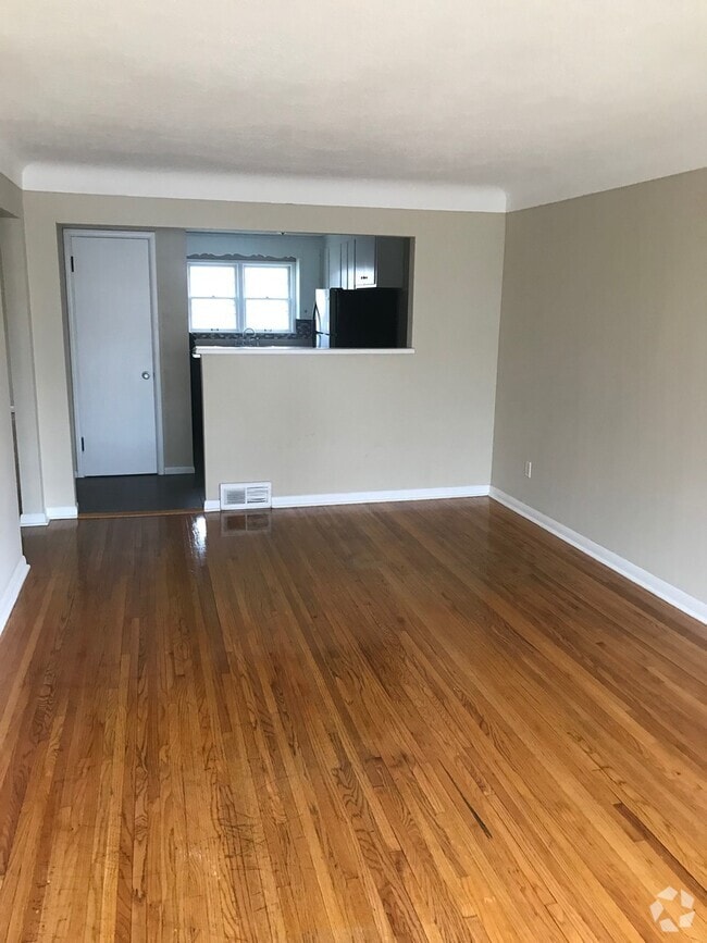 Building Photo - 3 bedroom 2 bath plus Den/Office in Robbin... Rental